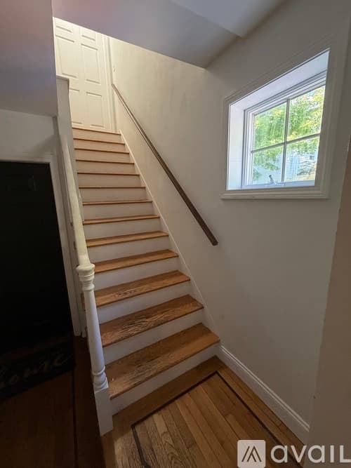 Norwalk Apartment: 39 Silvermine Avenue