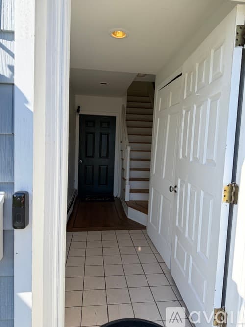 Norwalk Apartment: 39 Silvermine Avenue
