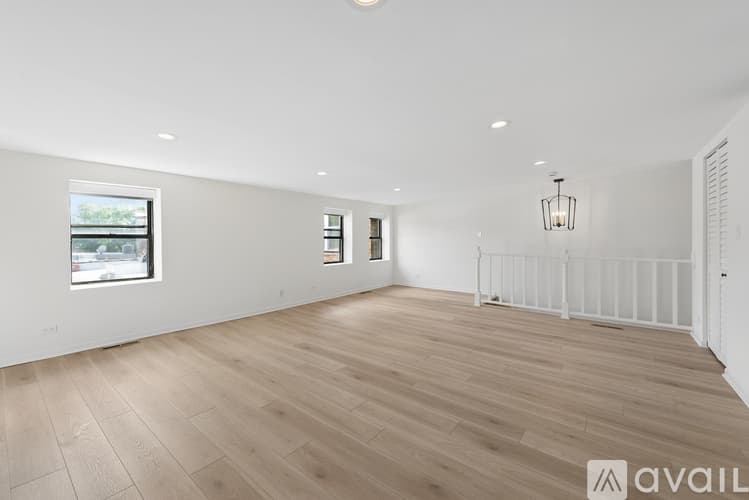 Chicago Apartment: 935 W Armitage Ave