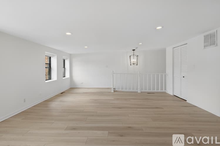 Chicago Apartment: 935 W Armitage Ave