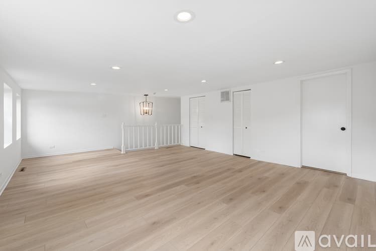 Chicago Apartment: 935 W Armitage Ave