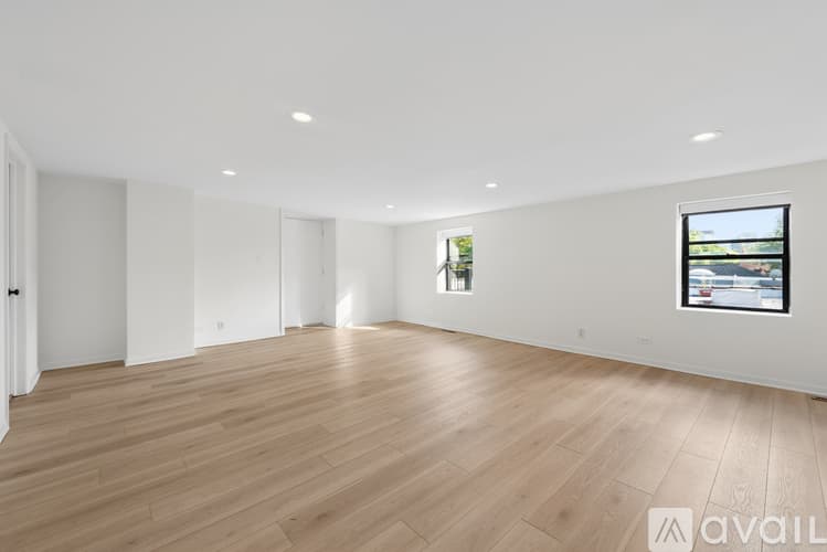 Chicago Apartment: 935 W Armitage Ave