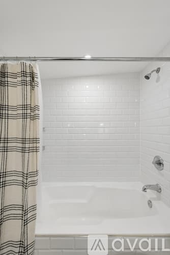 Chicago Apartment: 935 W Armitage Ave