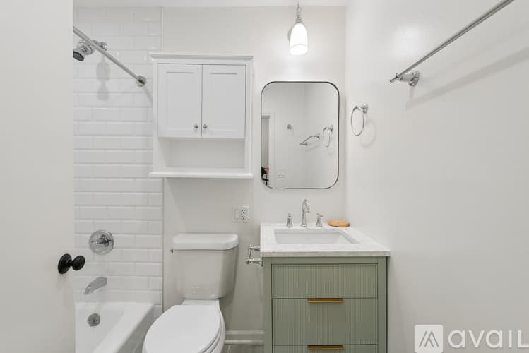 Chicago Apartment: 935 W Armitage Ave