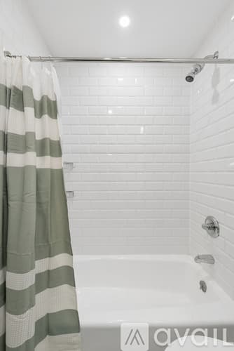 Chicago Apartment: 935 W Armitage Ave