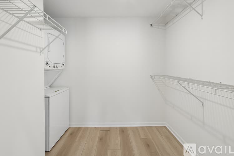 Chicago Apartment: 935 W Armitage Ave