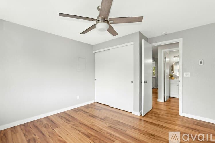 Bellevue Condo: 705 143rd Avenue Northeast