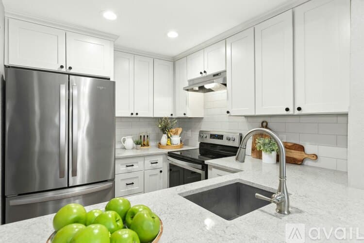 Bellevue Condo: 705 143rd Avenue Northeast