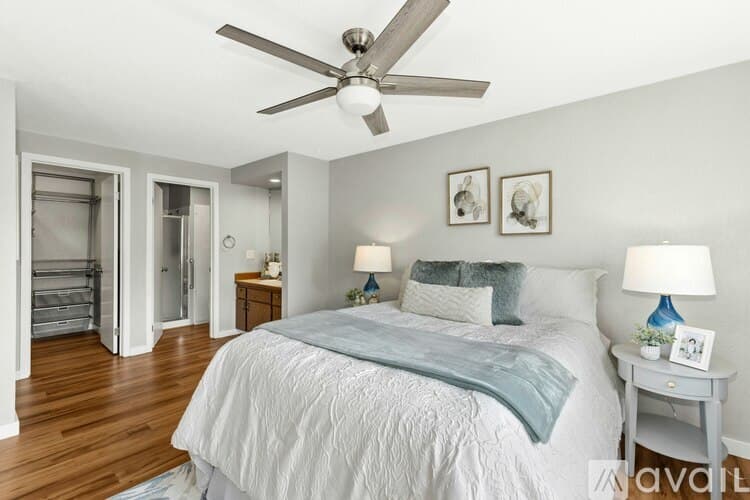 Bellevue Condo: 705 143rd Avenue Northeast
