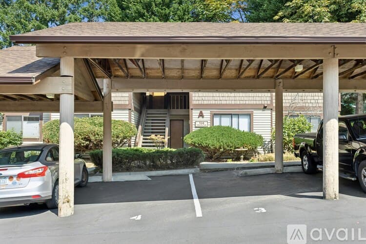 Bellevue Condo: 705 143rd Avenue Northeast
