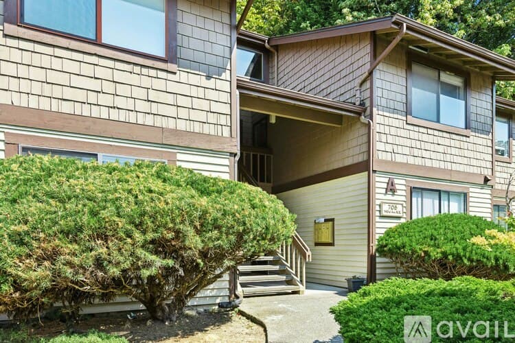 Bellevue Condo: 705 143rd Avenue Northeast