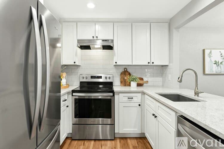 Bellevue Condo: 705 143rd Avenue Northeast