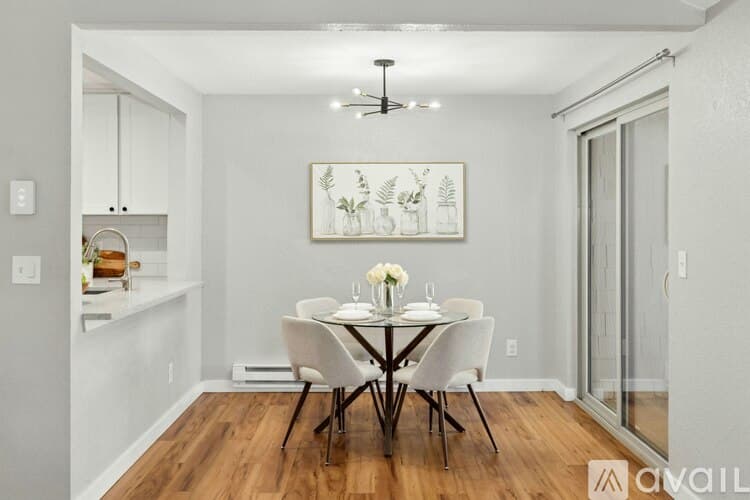 Bellevue Condo: 705 143rd Avenue Northeast