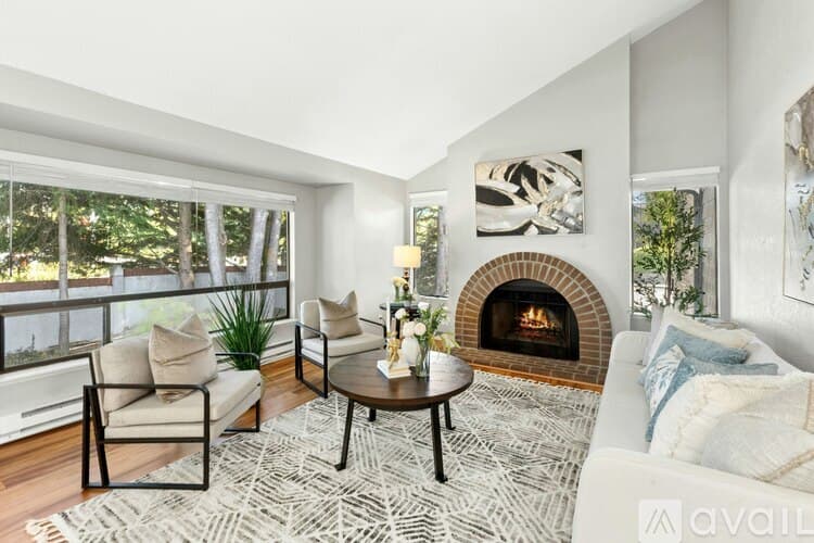Bellevue Condo: 705 143rd Avenue Northeast