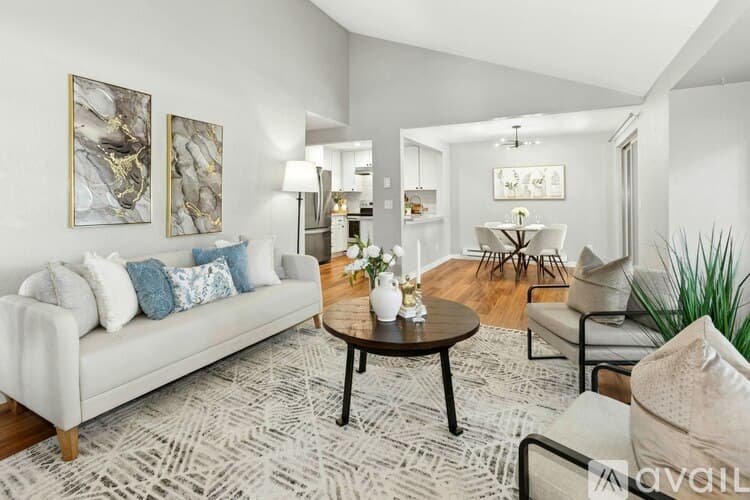 Bellevue Condo: 705 143rd Avenue Northeast