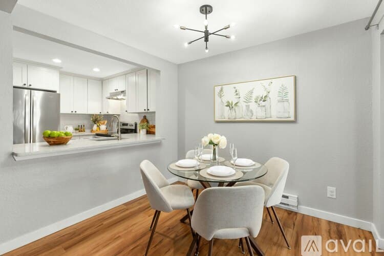 Bellevue Condo: 705 143rd Avenue Northeast