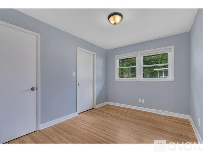 St. Cloud House: 1248 13 Th Ave N