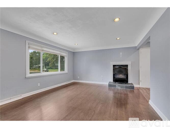 St. Cloud House: 1248 13 Th Ave N