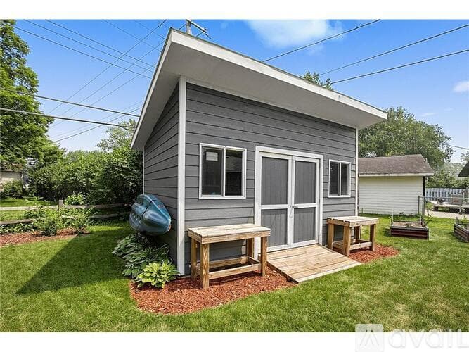 St. Cloud House: 1248 13 Th Ave N