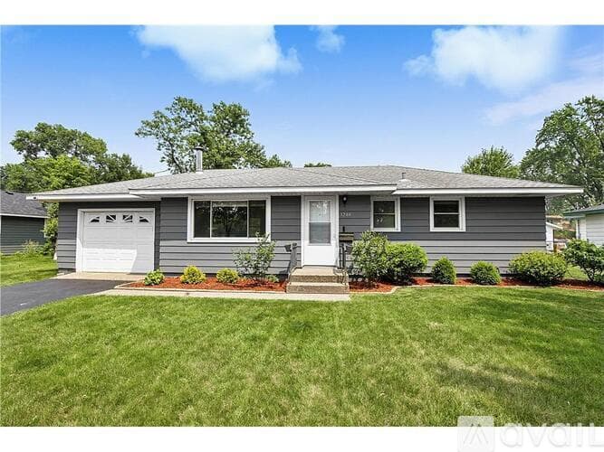 St. Cloud House: 1248 13 Th Ave N