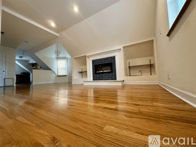 Chicago Apartment: 3755 North Christiana Avenue