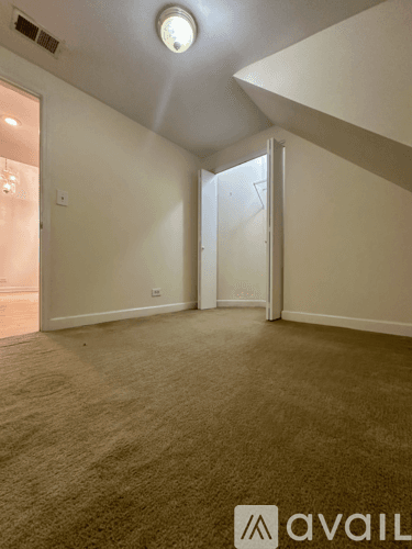 Chicago Apartment: 3755 North Christiana Avenue