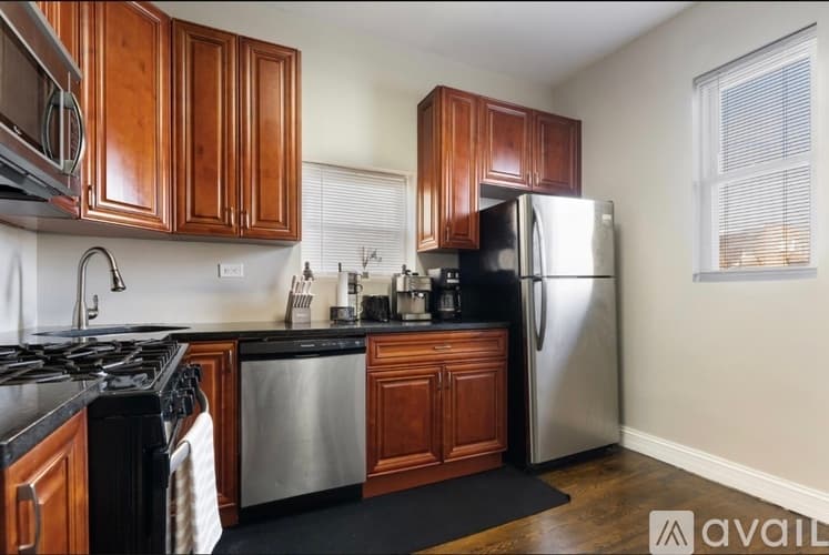 Chicago Apartment: 6145 S Eberhart Ave