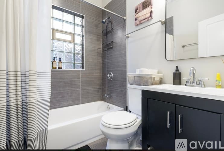 Chicago Apartment: 6145 S Eberhart Ave