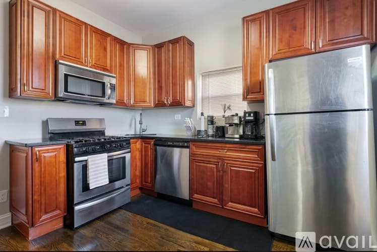 Chicago Apartment: 6145 S Eberhart Ave