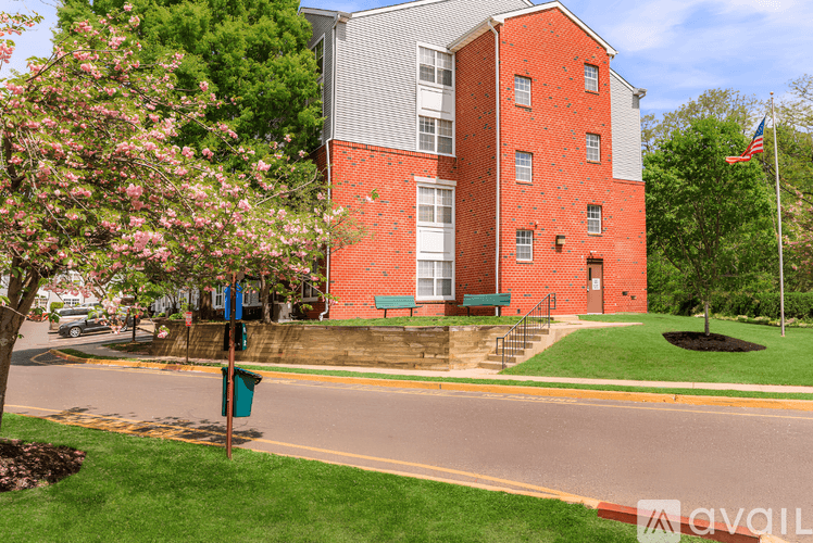 Barrington Apartment: 2101 Reamer Dr