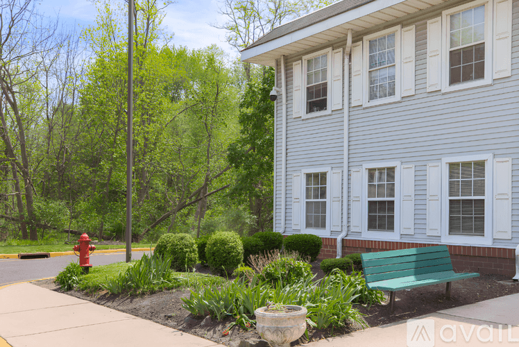 Barrington Apartment: 2101 Reamer Dr