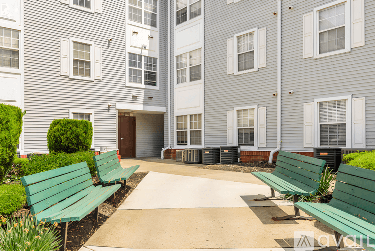 Barrington Apartment: 2101 Reamer Dr