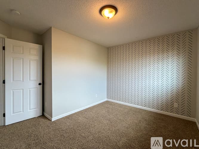 Montrose House: 820 Cole Ave