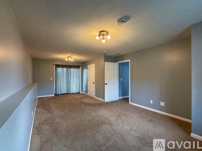 Montrose House: 820 Cole Ave