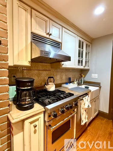 Boston Apartment: 326 Dartmouth St