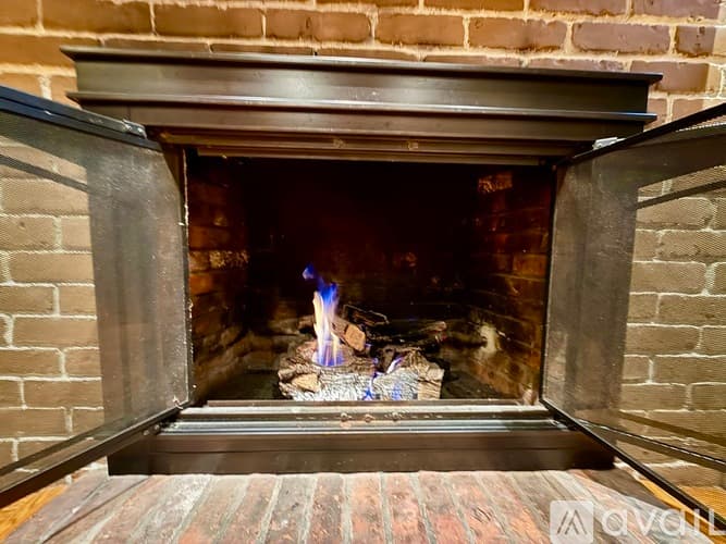 Boston Apartment: 326 Dartmouth St