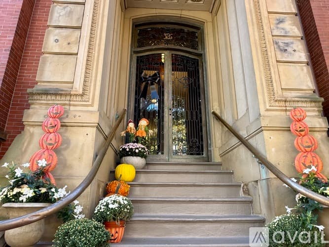 Boston Apartment: 326 Dartmouth St