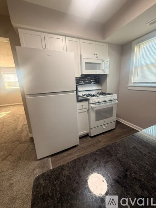 Circleville Apartment: 121 W Ohio St