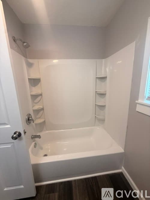 Circleville Apartment: 121 W Ohio St