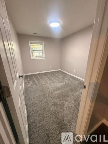 Circleville Apartment: 121 W Ohio St