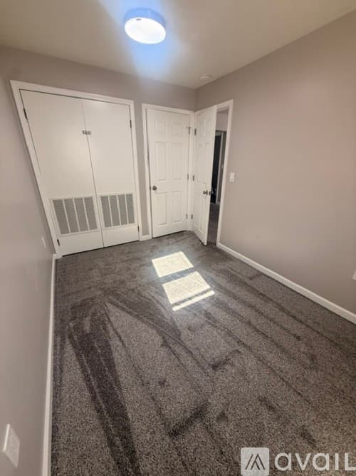 Circleville Apartment: 121 W Ohio St