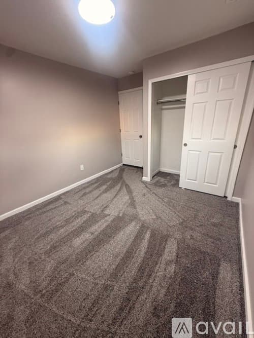 Circleville Apartment: 121 W Ohio St