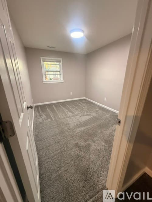 Circleville Apartment: 121 W Ohio St