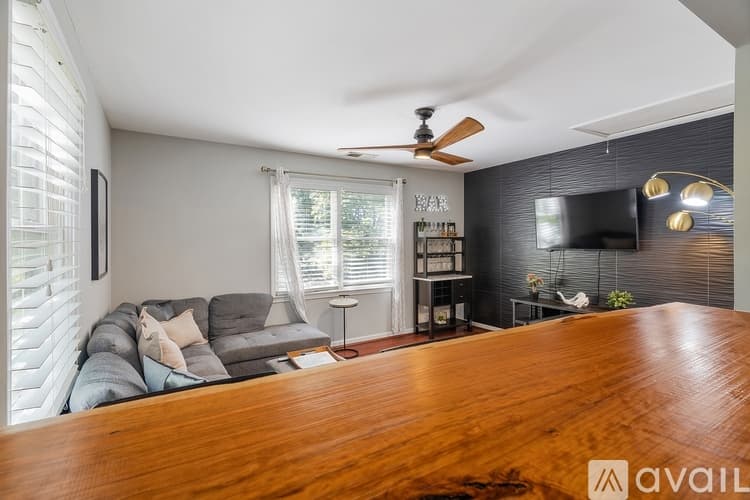 Atlanta Apartment: 815 Verner St NW