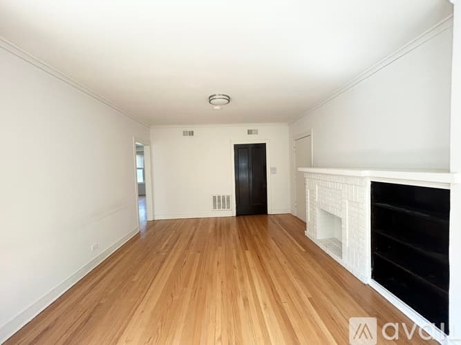 Chicago Apartment: 7250 N Hamilton Ave