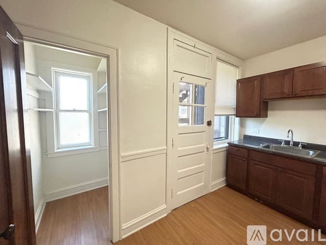 Chicago Apartment: 7250 N Hamilton Ave