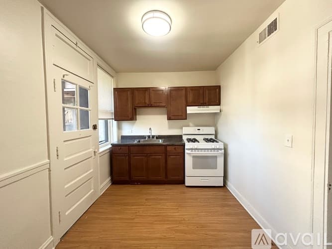 Chicago Apartment: 7250 N Hamilton Ave