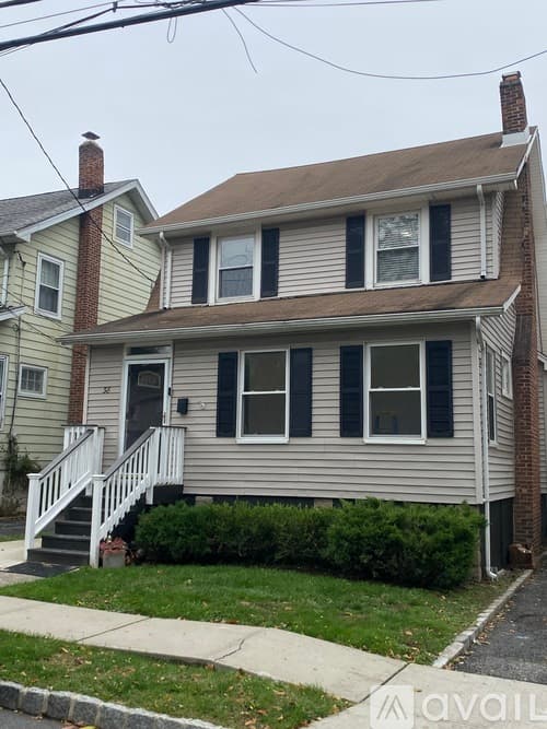 West Orange House: 38 Randolph Pl