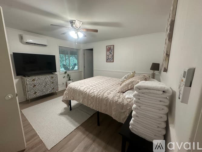 Atlanta Apartment: 1100 Burton Drive Northeast