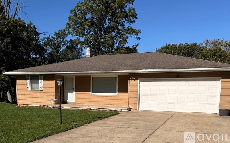 Mapleton House: 9925 West Buckhaven Court
